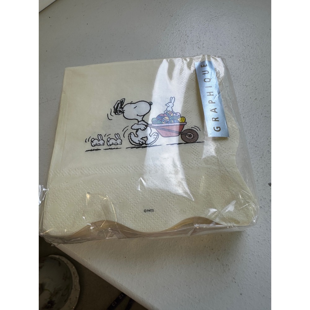 Graphique Peanuts Snoopy Easter Cocktail Napkins 40ct 3-Ply Scalloped Edge Cream